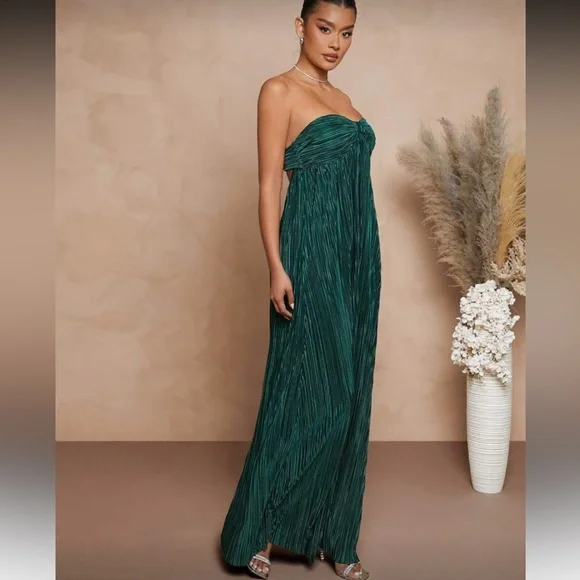 Elegant Green Strapless Maxi Dress - Picture 3 of 5